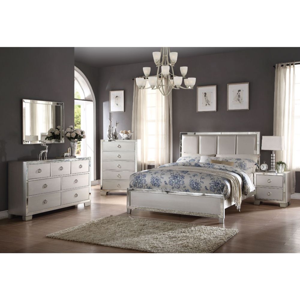 Voeville II Queen Bed