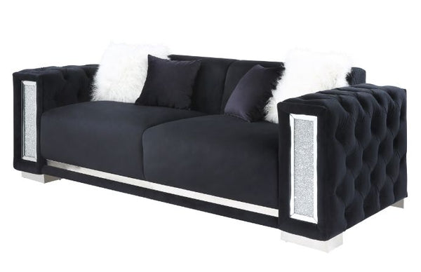 Trislar Sofa W/4 Pillows (Same Lv01397)