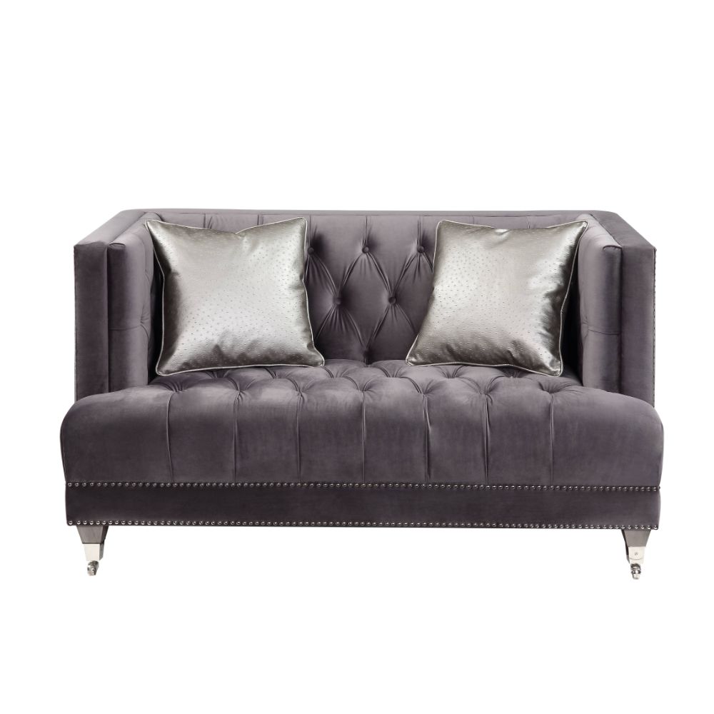 Hegio Loveseat